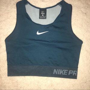 Nike Crop Top
